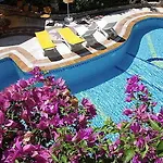 Hotel Symbola 3*