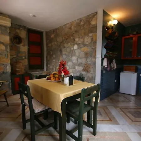 Symbola 3*